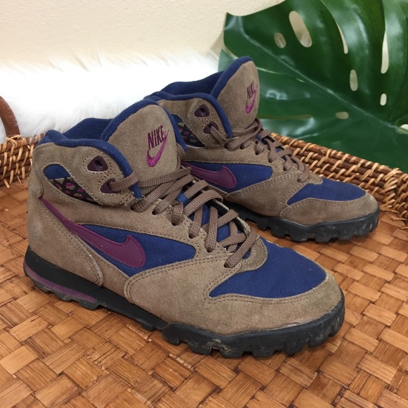 Nike Shoes - Nike sueded tribal hiking shoes trail shoe walking